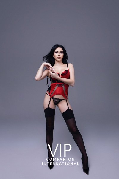 Roxana - bisexual Russian London escort 8